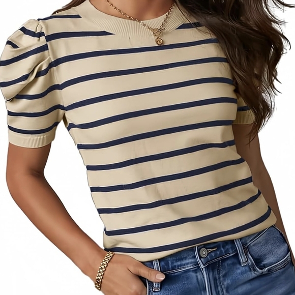 Fitted Ribbed Puff Sleeve Tee Blue and Cream - Picture 1 of 6